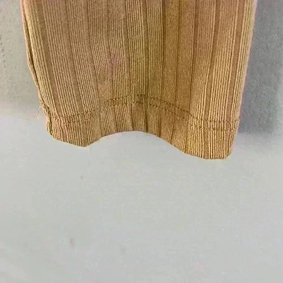 Ardene mock neck long sleeve ribbed top size medium - Picture 6 of 12